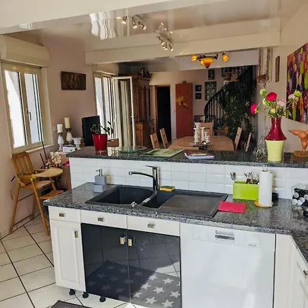 Holiday home Maison Entiere Et Spacieuse Dovie *