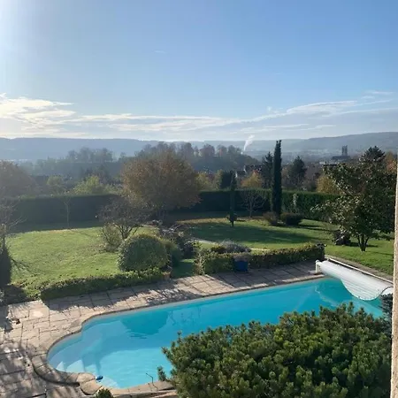 Holiday home Maison Entiere Et Spacieuse Dovie Chateau-Thierry