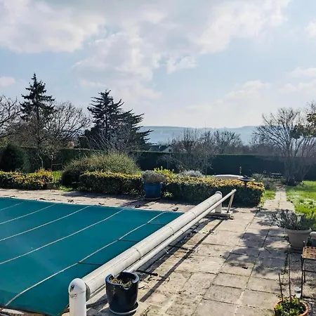 Maison Entiere Et Spacieuse Dovie Holiday home *