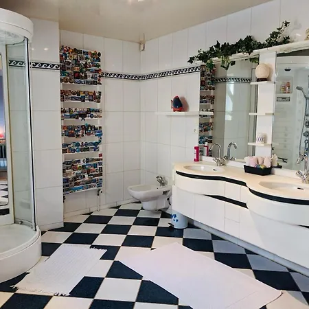 Semesterbostad Maison Entiere Et Spacieuse Dovie *