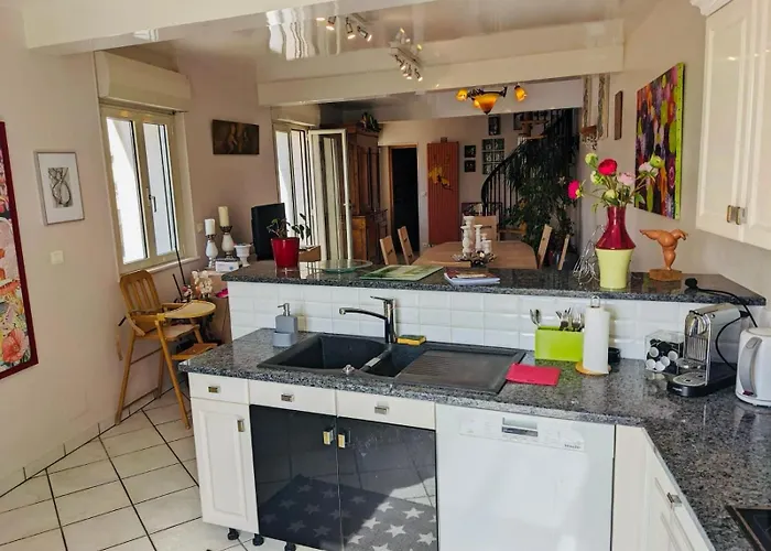 Holiday home Maison Entiere Et Spacieuse Dovie *