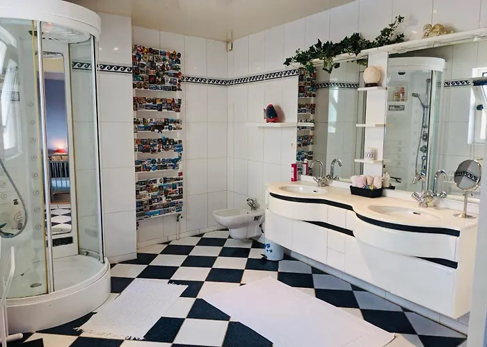 Holiday home Maison Entiere Et Spacieuse Dovie *